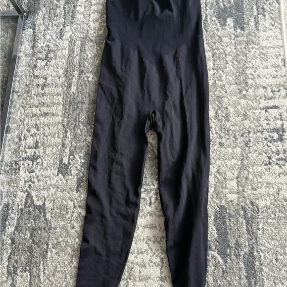 Black Seamless Bodysuit - Picture 3 of 3